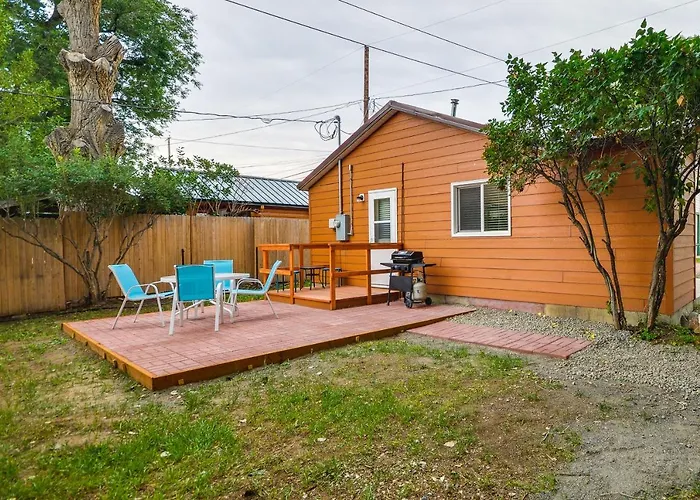 Quaint W/ Grill: Walk To Downtown!